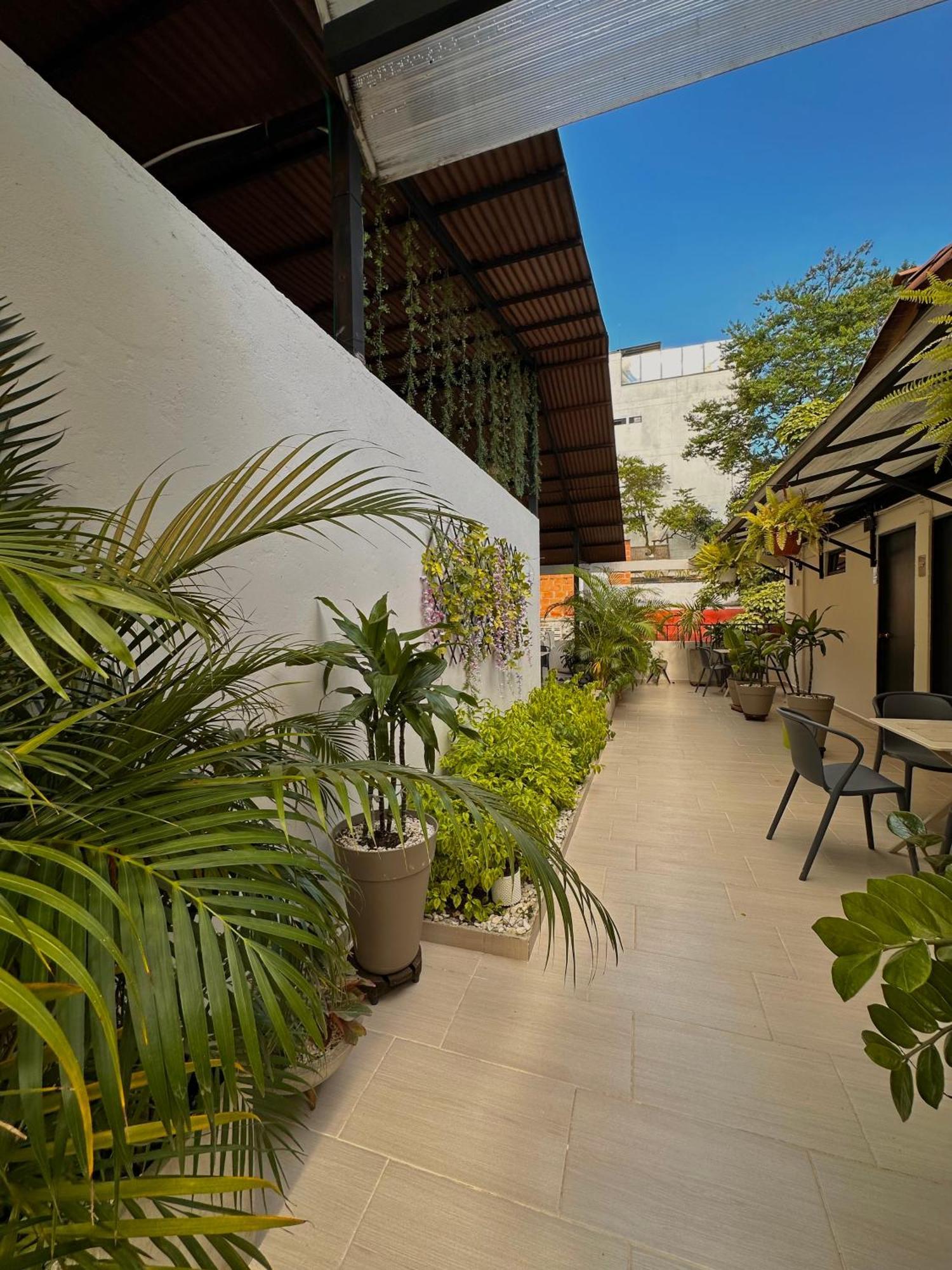 Hotel Bali At Poblado Медельїн Екстер'єр фото